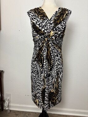 1269 Chicos Sleeveless Black White and Gold Twist-Front Dress. Sz Chicos1